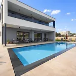 Villa Rosignola With Sea View By Istrabook Pula