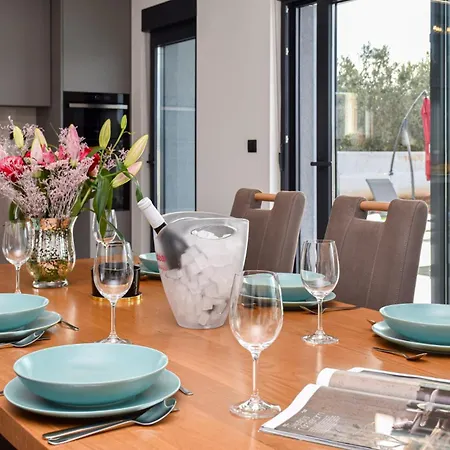 Villa Rosignola In By Istrabook *