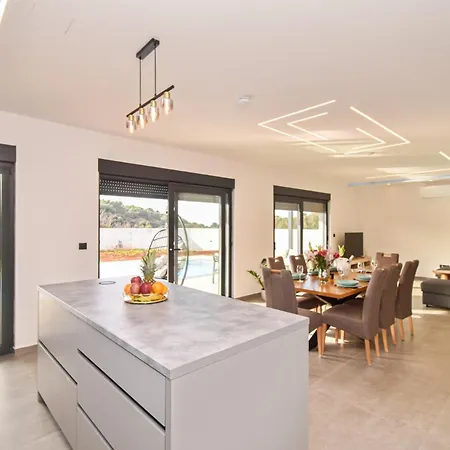Rosignola With Sea View By Istrabook Villa *