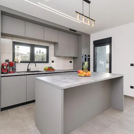 Rosignola In By Istrabook * Pula