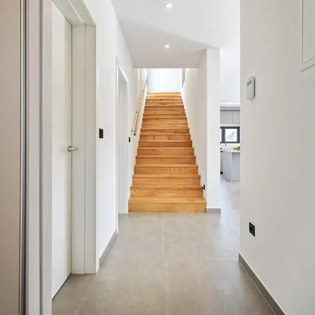 Rosignola In By Istrabook * Pula