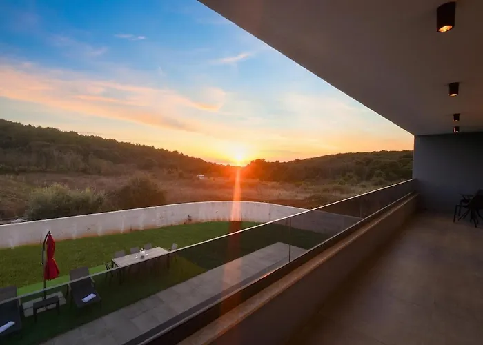 Villa Rosignola In By Istrabook *