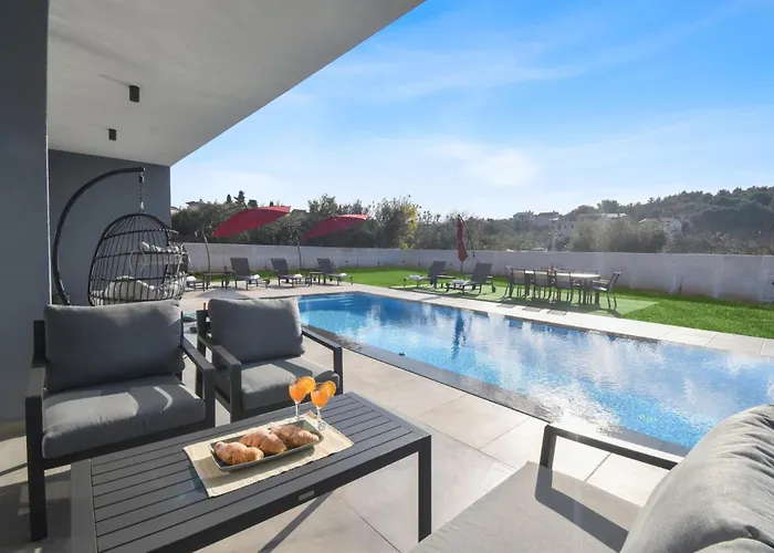 Rosignola In By Istrabook Vila *