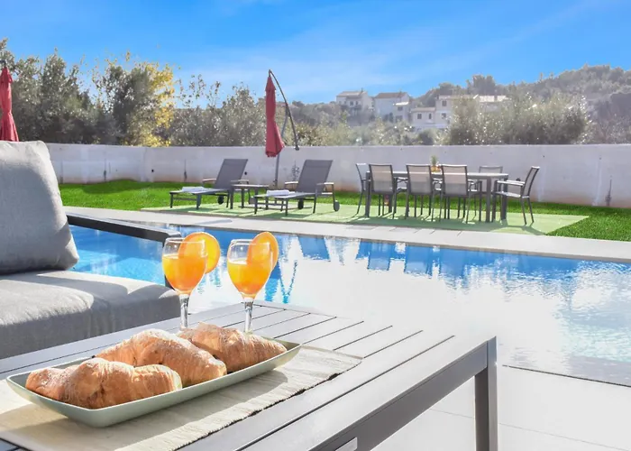 Rosignola In By Istrabook Vila *