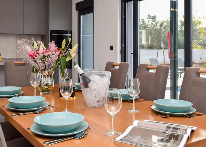 Villa Rosignola In By Istrabook *