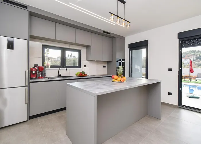 Rosignola In By Istrabook * Pula