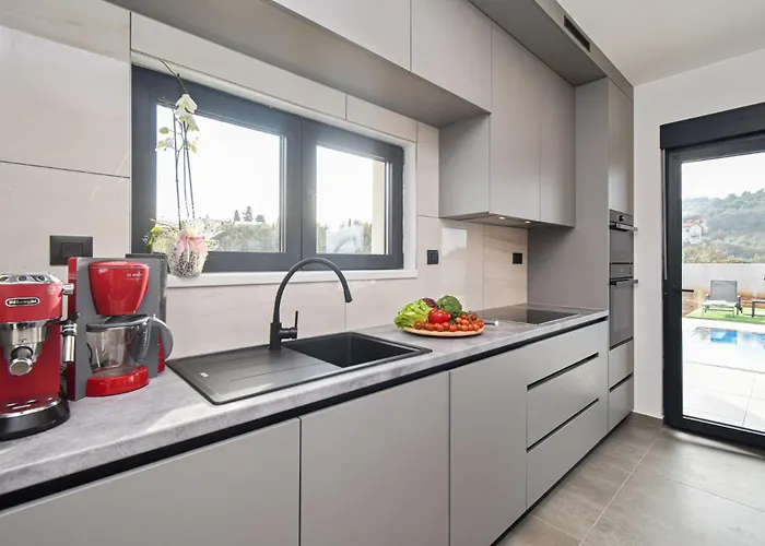 Rosignola In By Istrabook