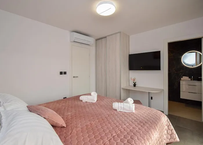 Rosignola In By Istrabook Vila *