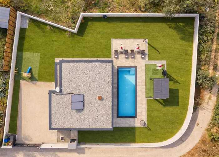 Rosignola In By Istrabook *