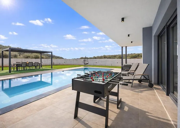 Villa Rosignola In By Istrabook *